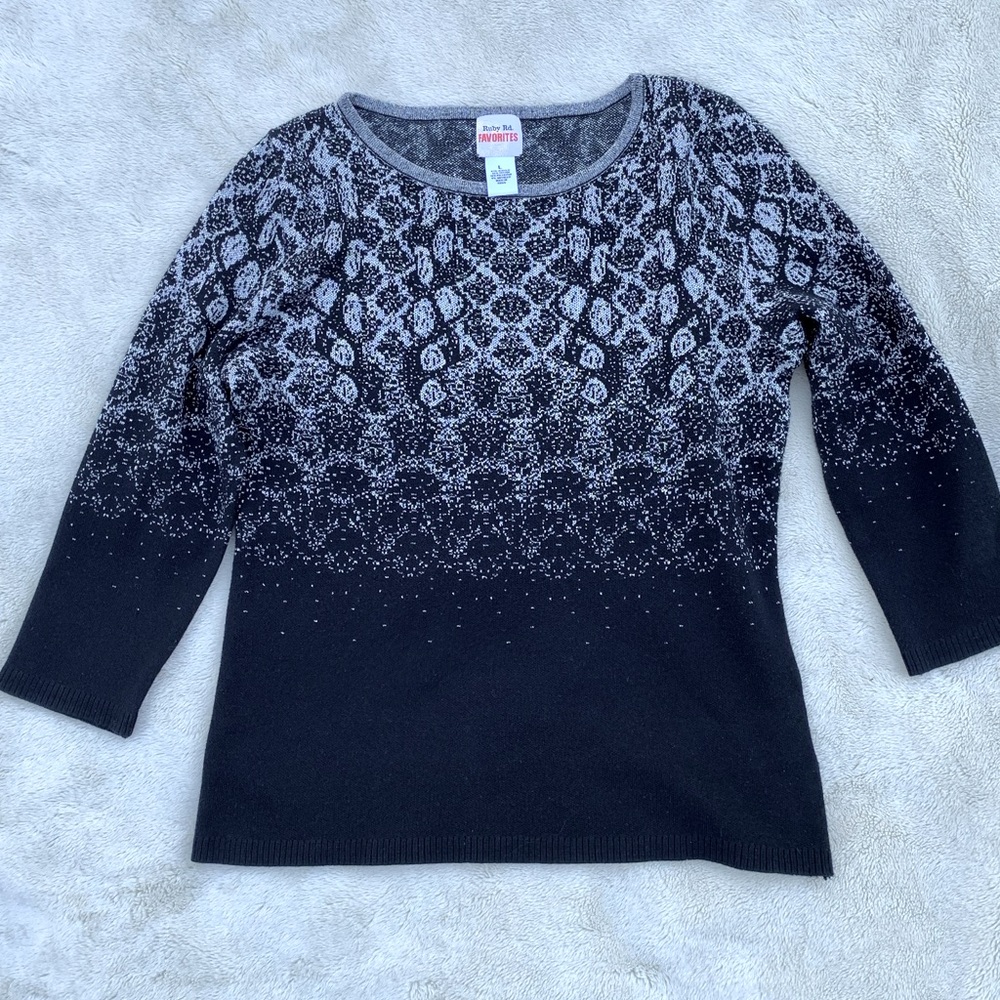 Black and silver 3/4 sleeve sweater L